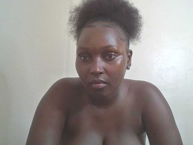 SexyBanni live cam on BongaCams