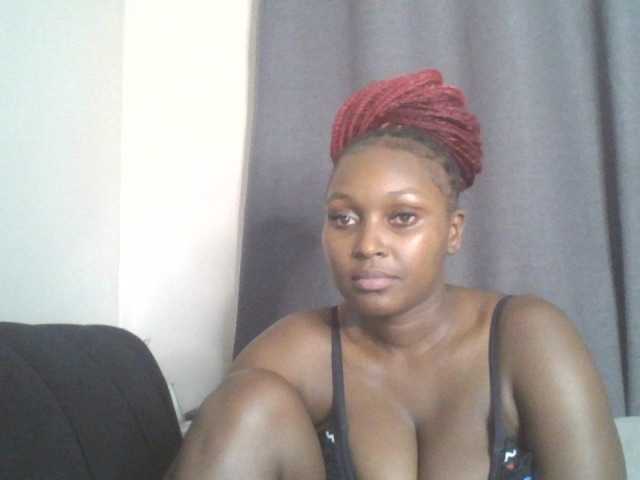 SexyBanni live cam on BongaCams