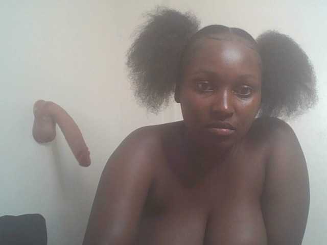 SexyBanni live cam on BongaCams
