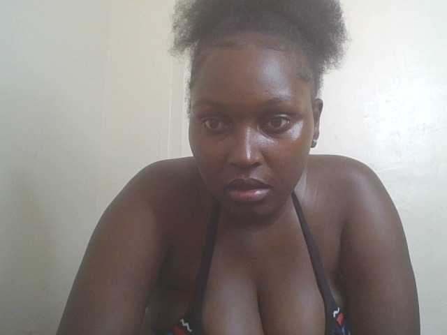 SexyBanni live cam on BongaCams