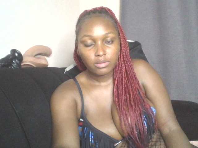 SexyBanni live cam on BongaCams