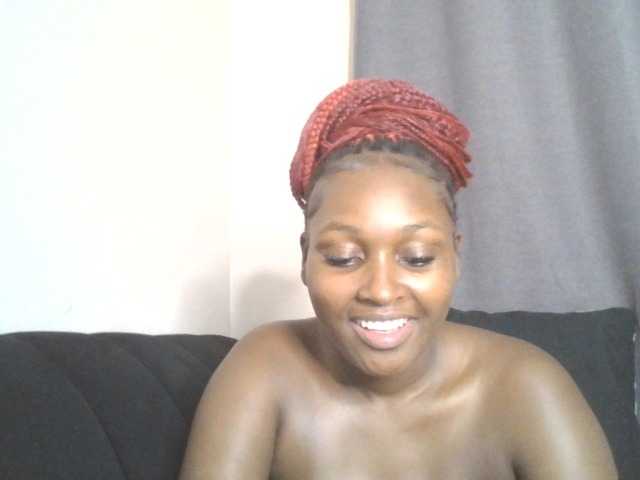 SexyBanni live cam on BongaCams