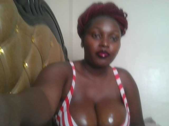 SexyBanni live cam on BongaCams