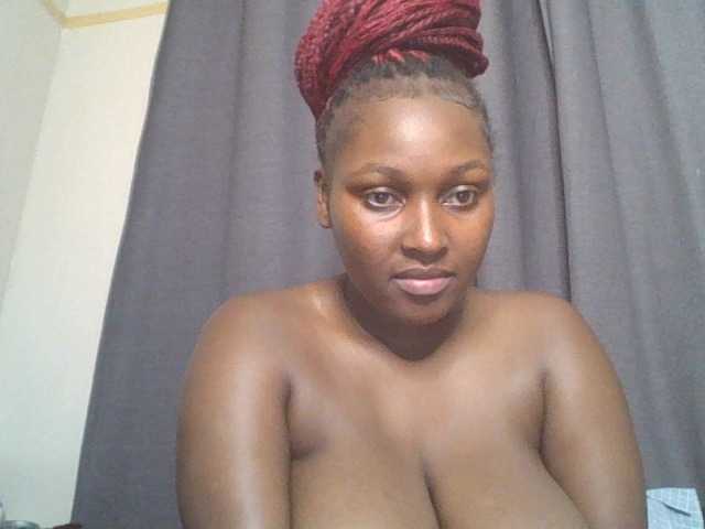 SexyBanni live cam on BongaCams