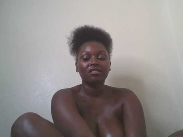 SexyBanni live cam on BongaCams