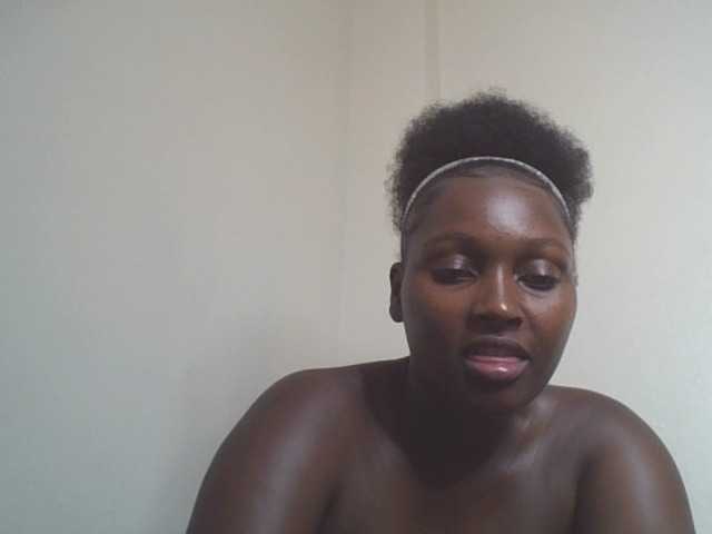SexyBanni live cam on BongaCams