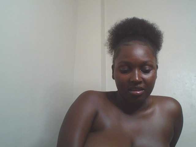 SexyBanni live cam on BongaCams