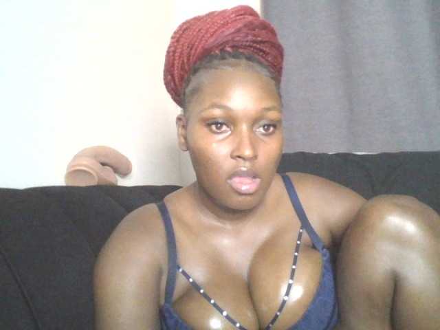 SexyBanni live cam on BongaCams