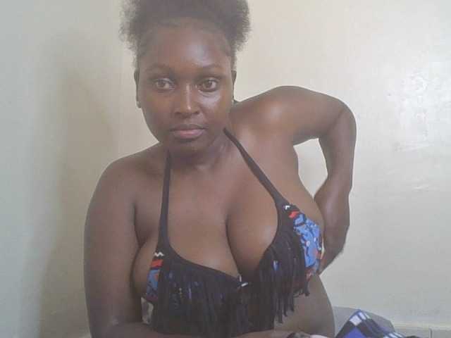 SexyBanni live cam on BongaCams