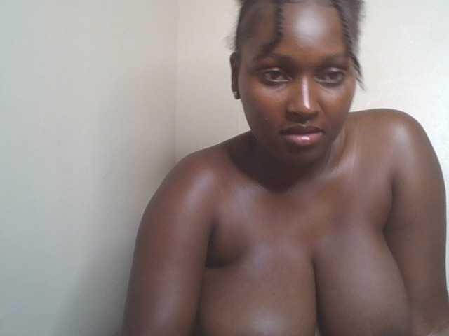 SexyBanni live cam on BongaCams
