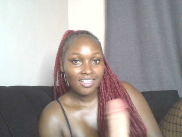 SexyBanni live cam on BongaCams
