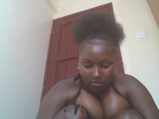 SexyBanni live cam on BongaCams