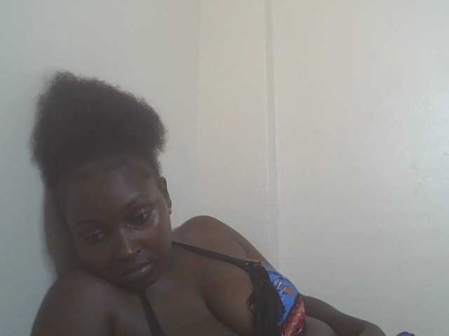 SexyBanni live cam on BongaCams