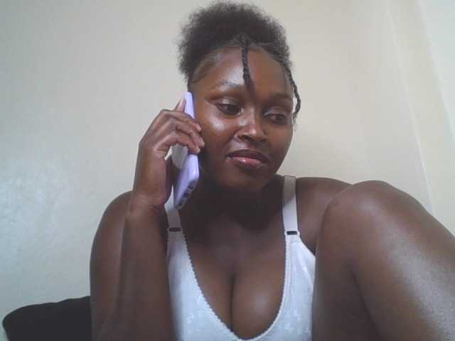 SexyBanni live cam on BongaCams