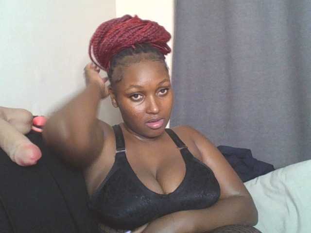 SexyBanni live cam on BongaCams