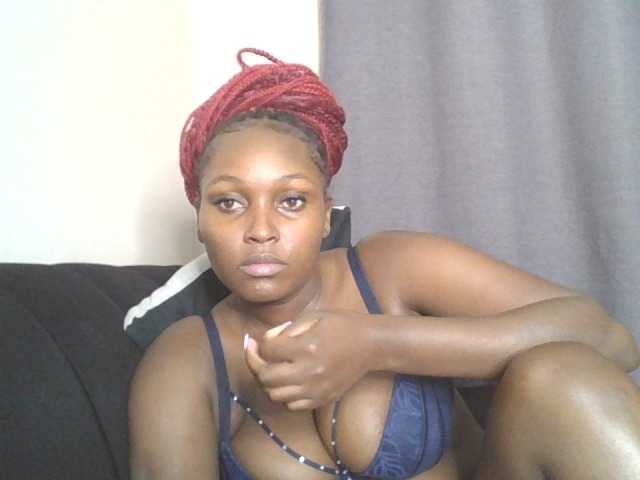 SexyBanni live cam on BongaCams
