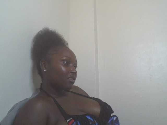 SexyBanni live cam on BongaCams