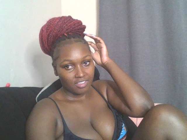 SexyBanni live cam on BongaCams