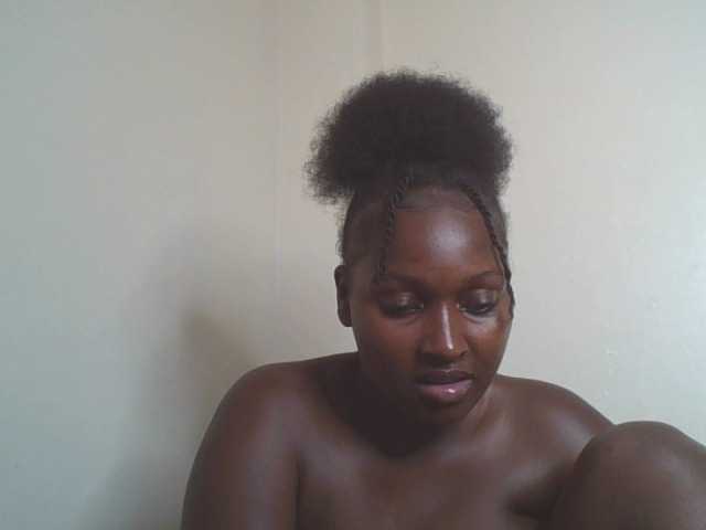 SexyBanni live cam on BongaCams