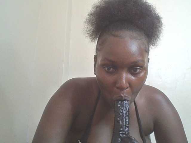 SexyBanni live cam on BongaCams
