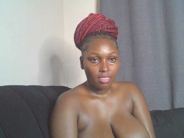 SexyBanni live cam on BongaCams