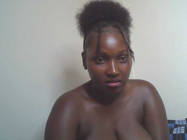 SexyBanni live cam on BongaCams