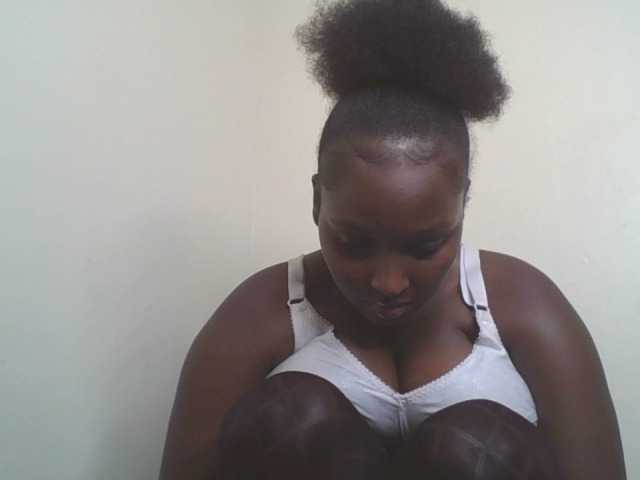 SexyBanni live cam on BongaCams
