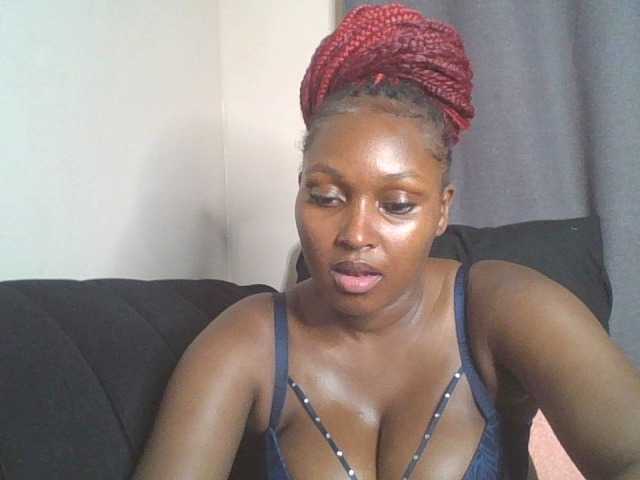 SexyBanni live cam on BongaCams