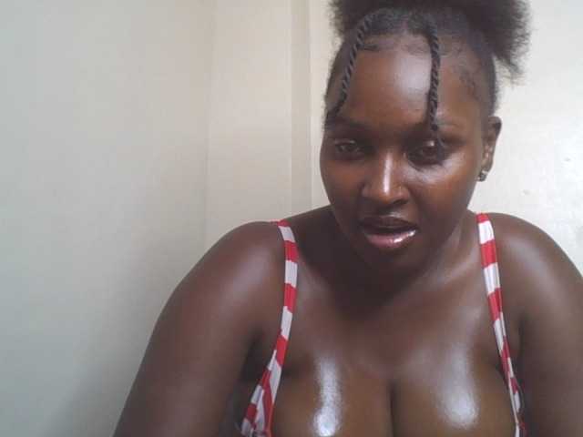 SexyBanni live cam on BongaCams