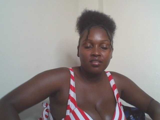 SexyBanni live cam on BongaCams