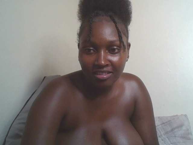 SexyBanni live cam on BongaCams