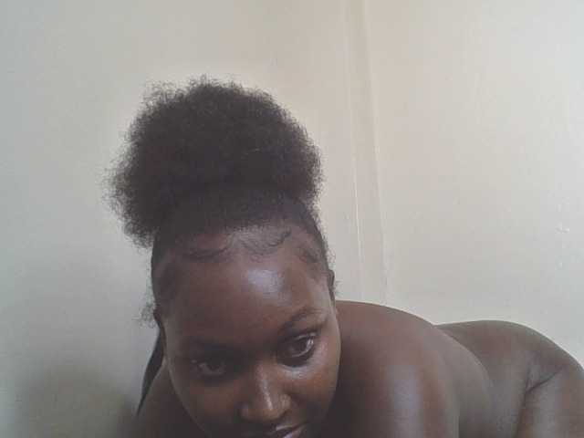 SexyBanni live cam on BongaCams