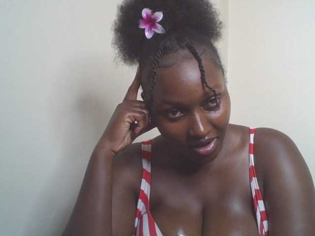 SexyBanni live cam on BongaCams