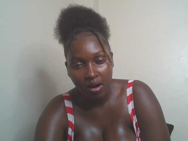 SexyBanni live cam on BongaCams