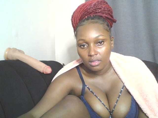 SexyBanni live cam on BongaCams