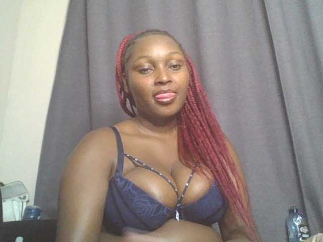SexyBanni live cam on BongaCams