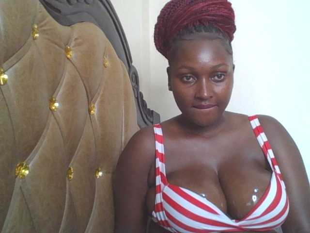 SexyBanni live cam on BongaCams