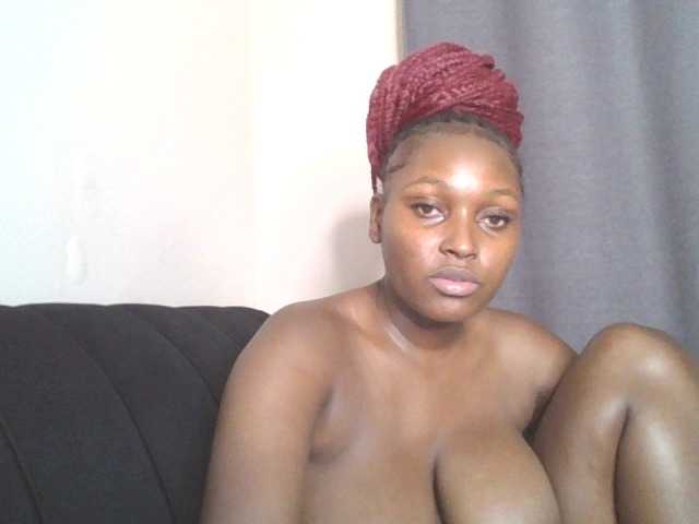 SexyBanni live cam on BongaCams