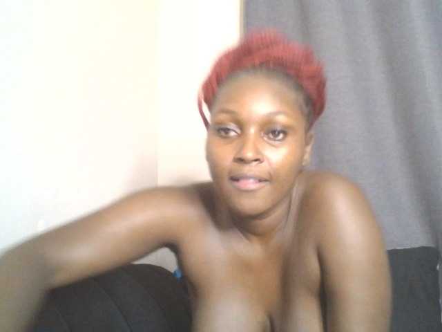 SexyBanni live cam on BongaCams