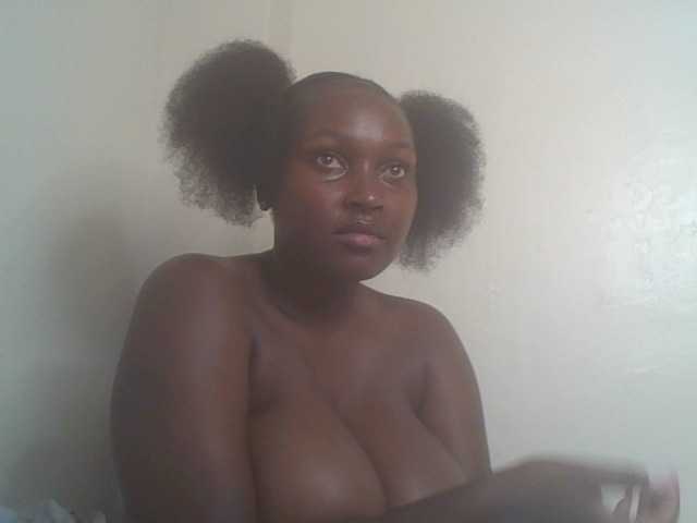 SexyBanni live cam on BongaCams
