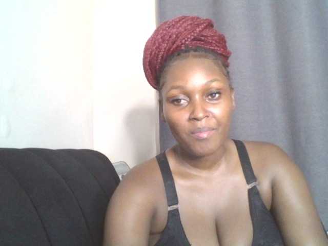 SexyBanni live cam on BongaCams