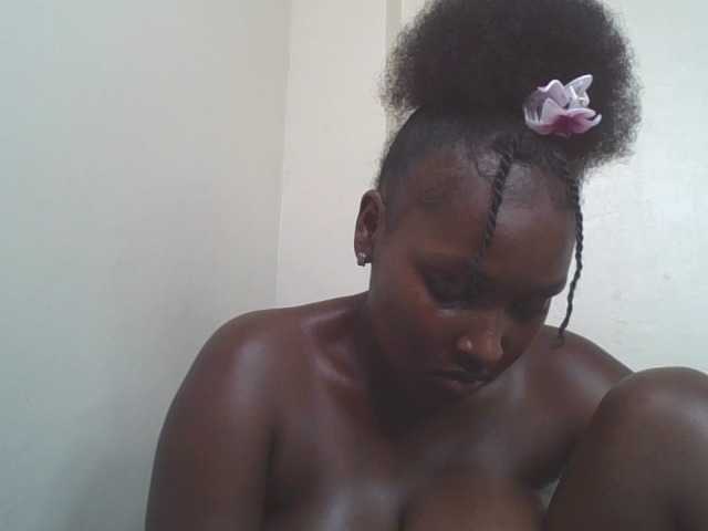 SexyBanni live cam on BongaCams