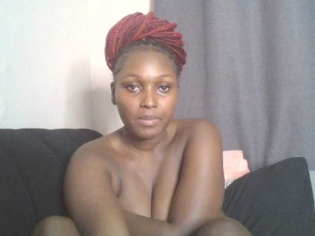 SexyBanni live cam on BongaCams