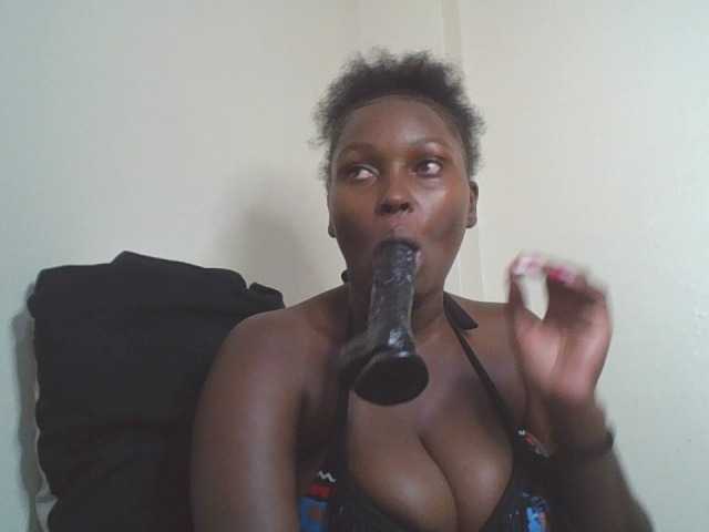 SexyBanni live cam on BongaCams
