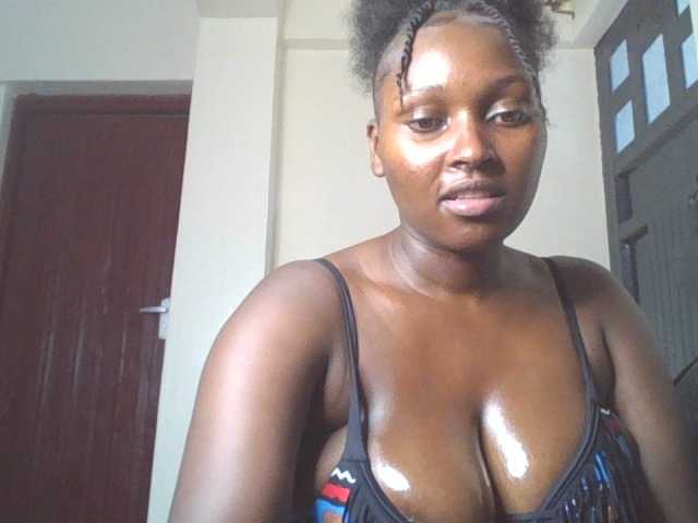 SexyBanni live cam on BongaCams