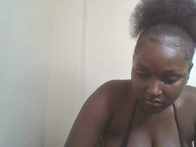SexyBanni live cam on BongaCams