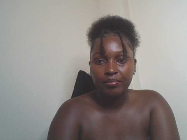 SexyBanni live cam on BongaCams