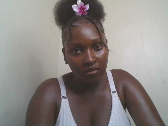 SexyBanni live cam on BongaCams