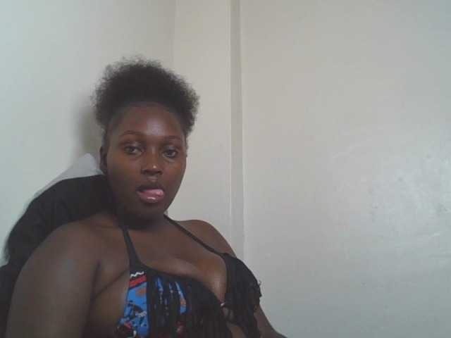 SexyBanni live cam on BongaCams