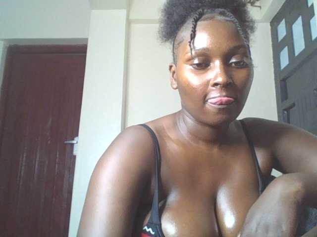 SexyBanni live cam on BongaCams